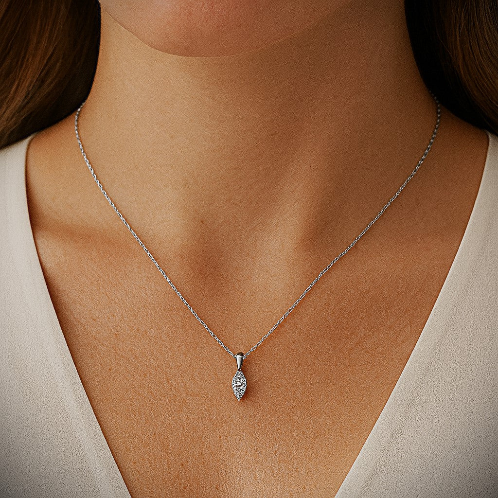 שרשרת יהלום מעבדה סוליטר מרקיזה 1 קראט מוארכת בזהב לבן