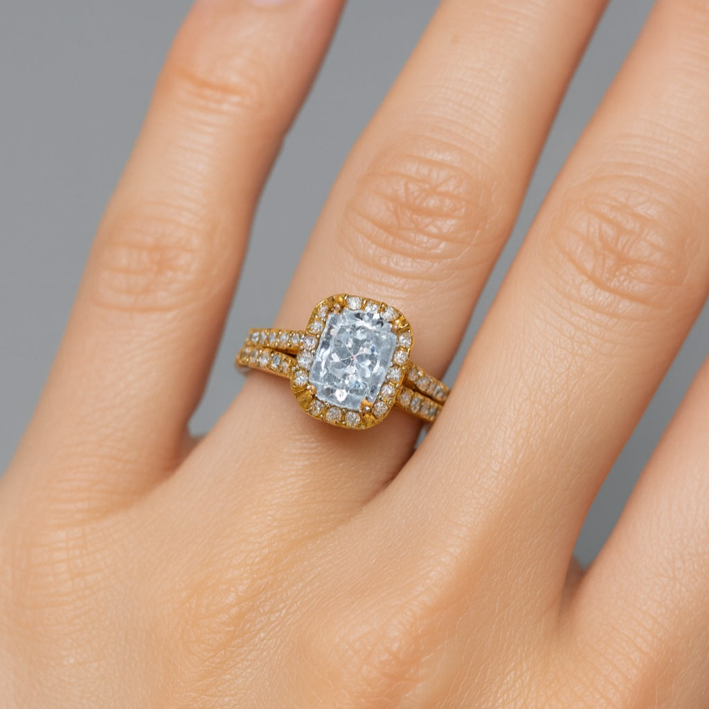 טבעת אירוסין פרנצסקה קושיין יהלום מעבדה בזהב צהוב