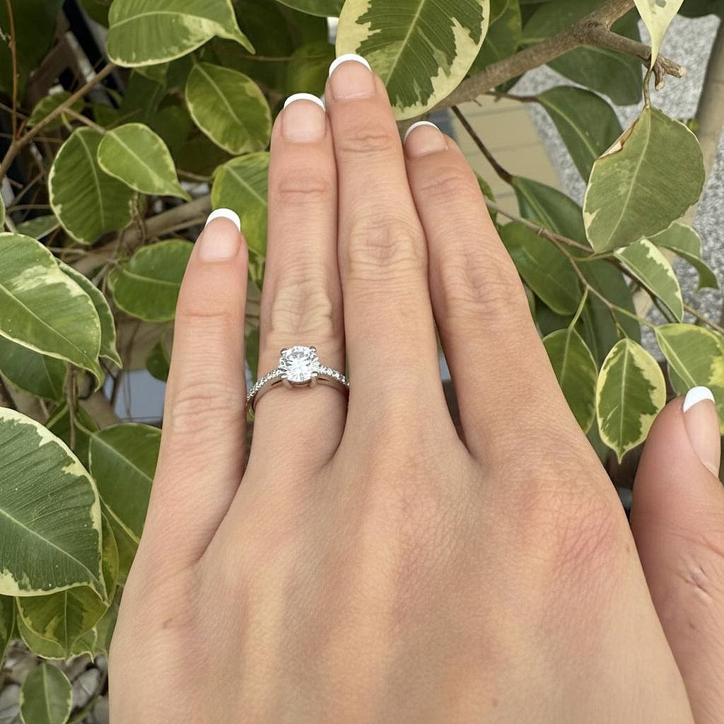 טבעת אירוסין ויולטה בשיבוץ קתדרלה מזהב לבן