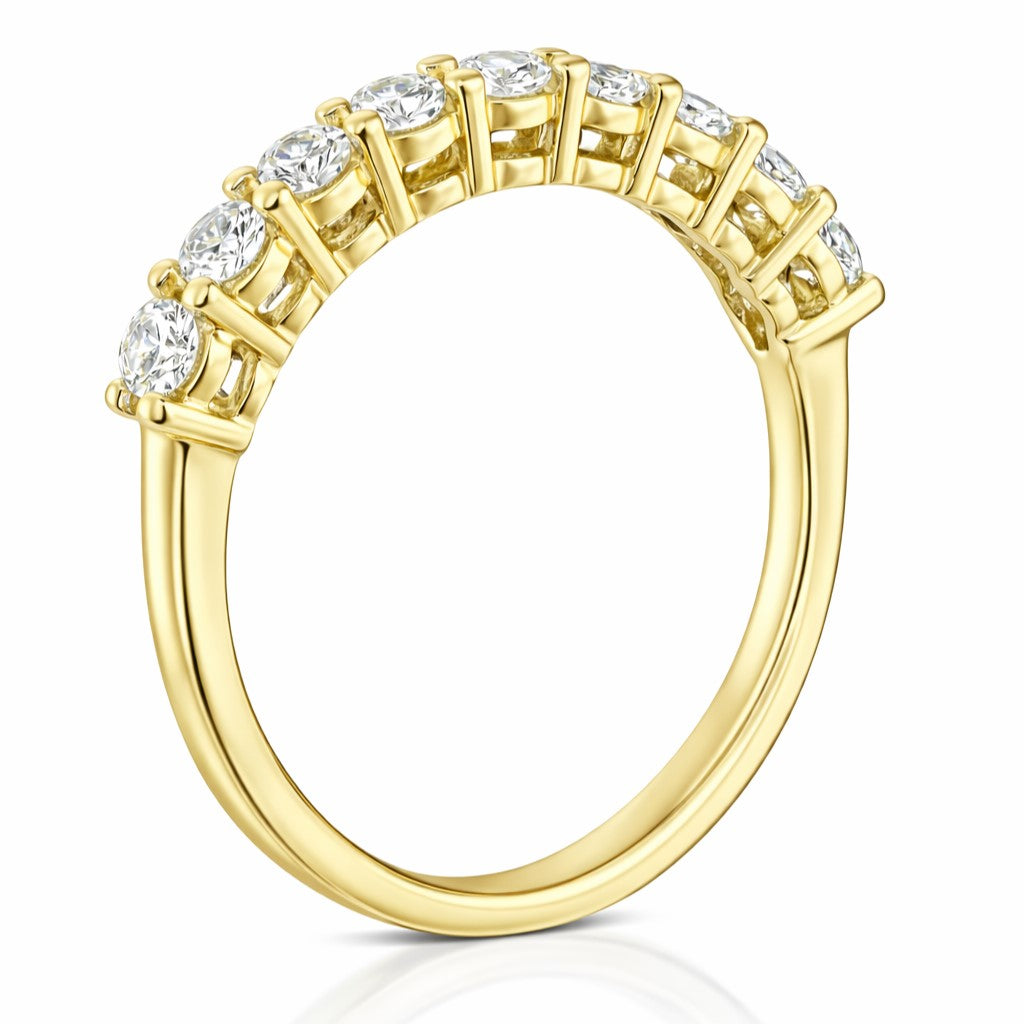 טבעת אובלים 9 אבנים מעבדה מזהב צהוב בעיצוב שורה יוקרתי עם ברק עשיר