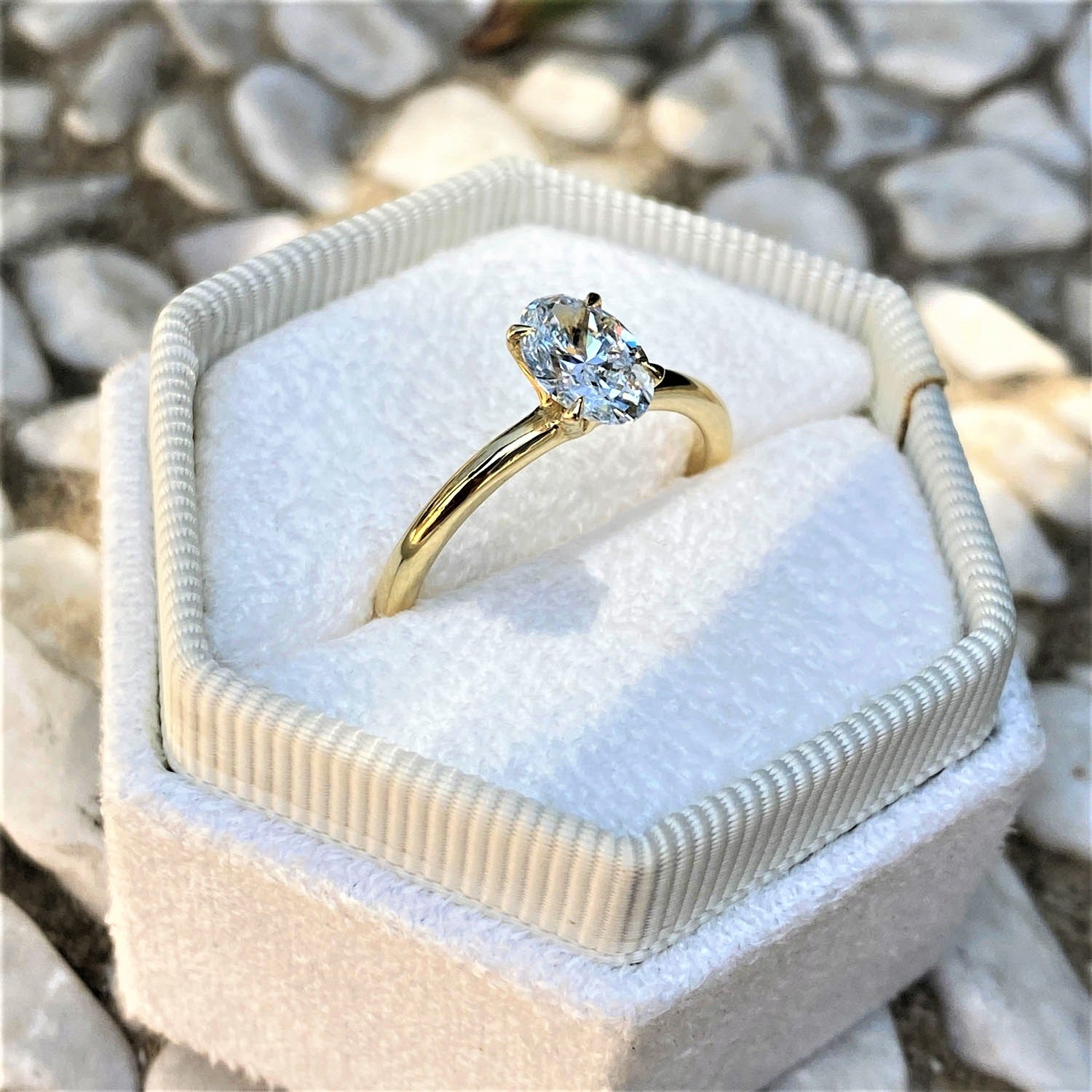 טבעת יהלום אובל "אריאנה" זהב צהוב