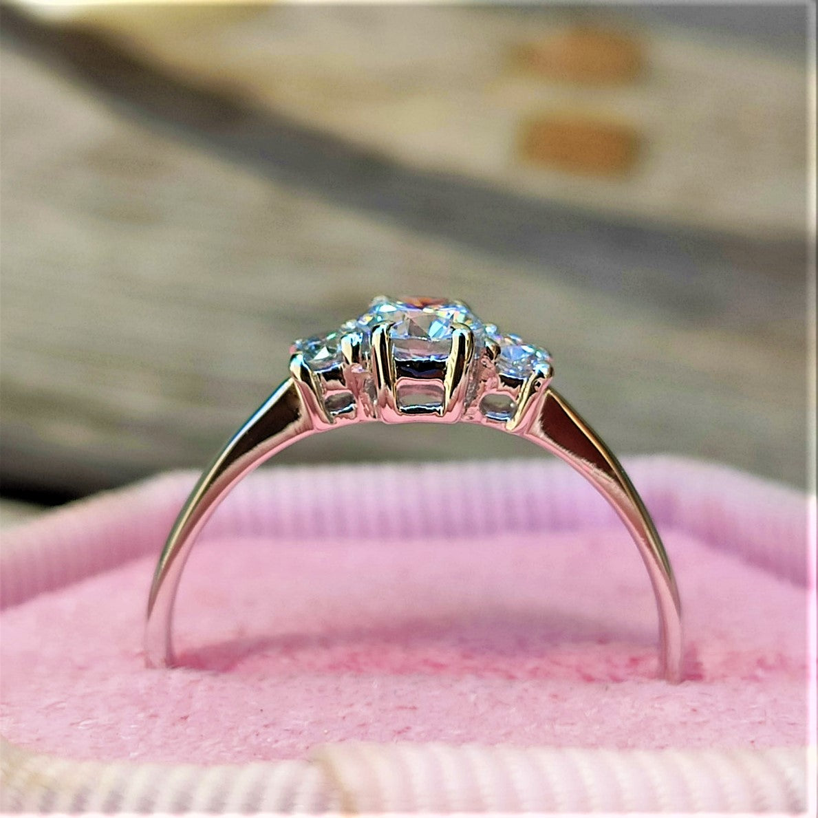 טבעת אירוסין "נואל" זהב לבן