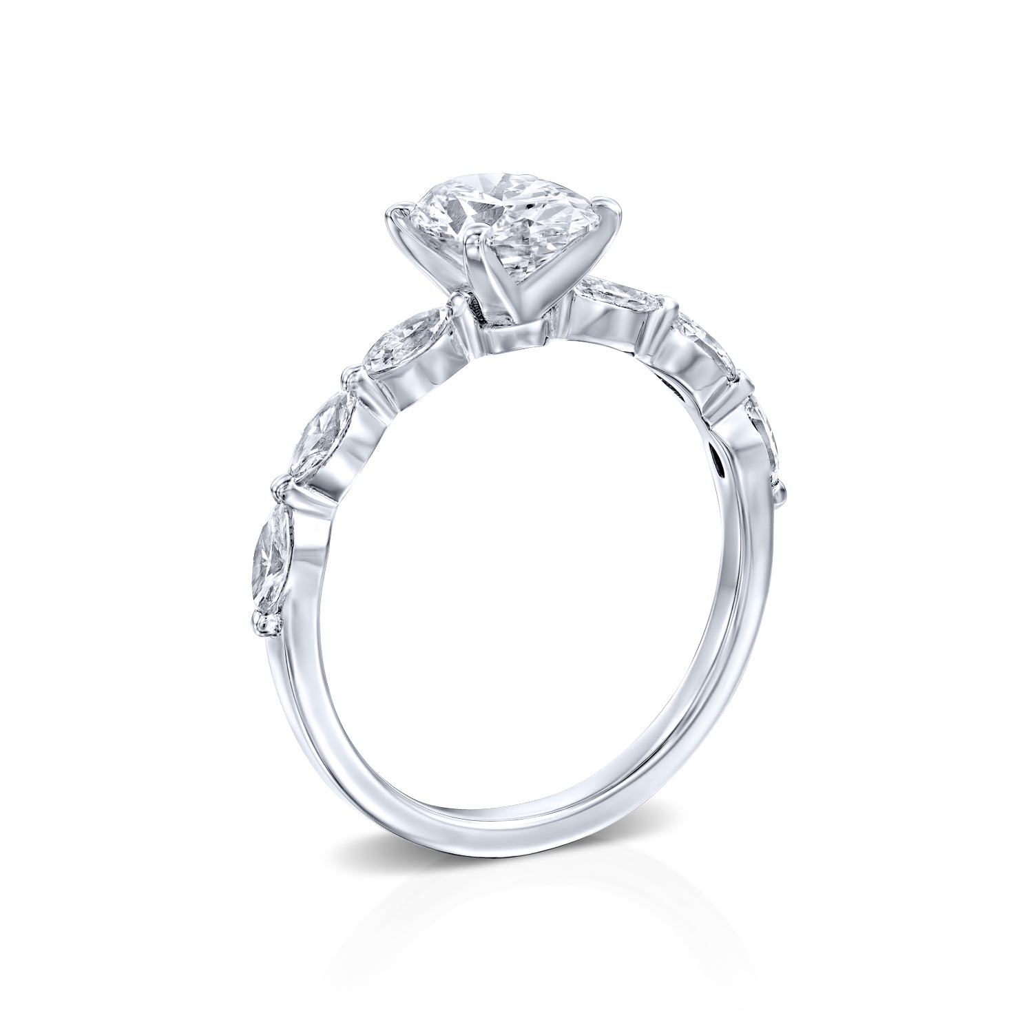 טבעת אירוסין זואי מזהב לבן בשיבוץ יהלומי אובל ומרקיזות