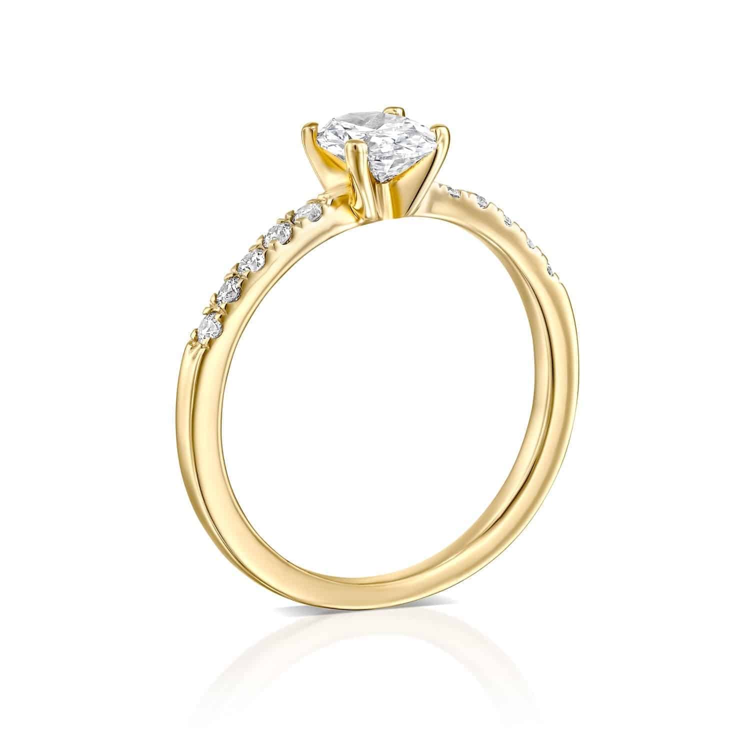 טבעת אירוסין "בלה" אובל זהב צהוב