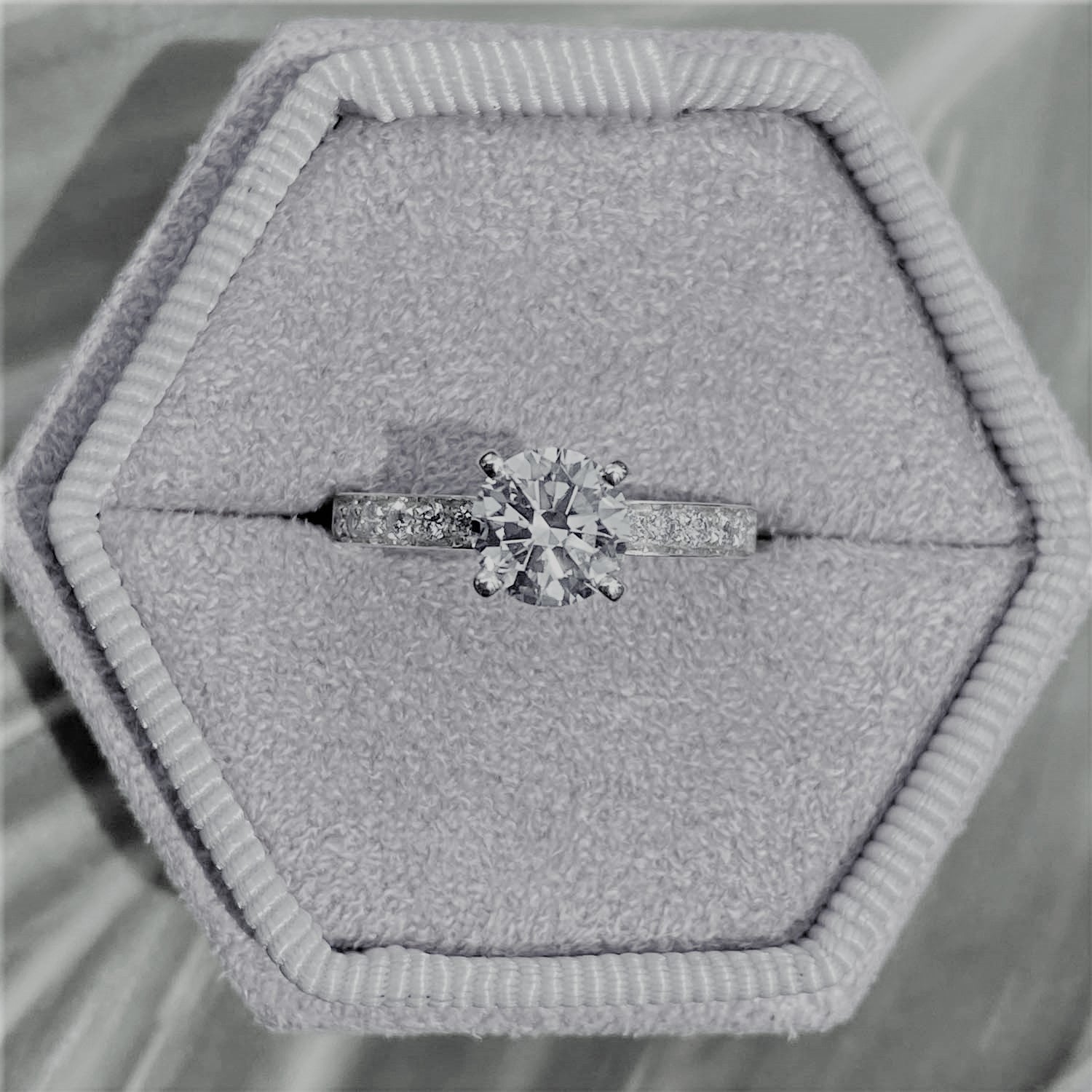 טבעת יהלומים "לנה" זהב לבן