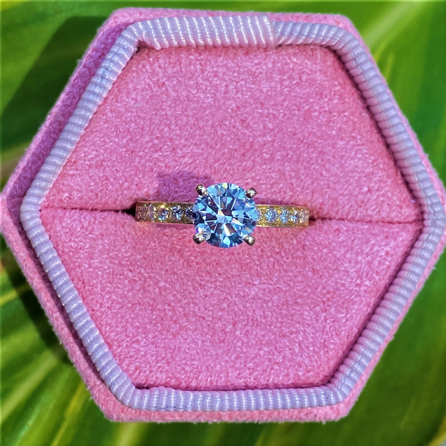 טבעת אירוסין "לנה" זהב צהוב