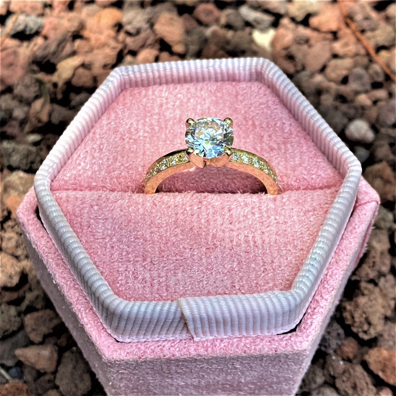 טבעת אירוסין "לנה" זהב צהוב