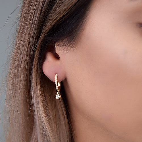 עגילי יהלומי מעבדה תלויים בזהב צהוב