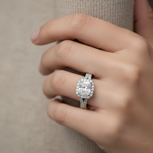 טבעת אירוסין פרנצסקה קושיין יהלום מעבדה בזהב לבן