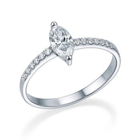 טבעת אירוסין אלזה עם יהלום מרקיזה זהב לבן ויהלומים משובצים