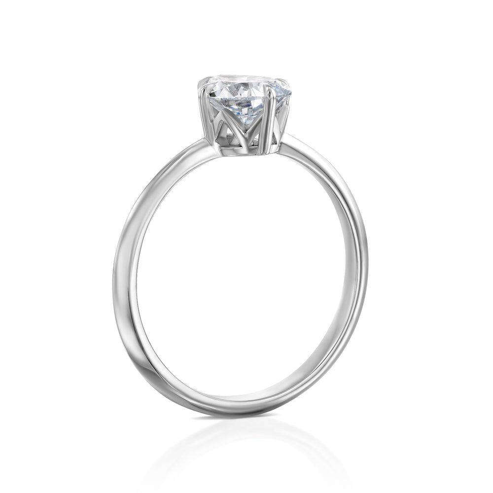 טבעת אירוסין לורי זהב לבן עם יהלום מעבדה בחיתוך טיפה