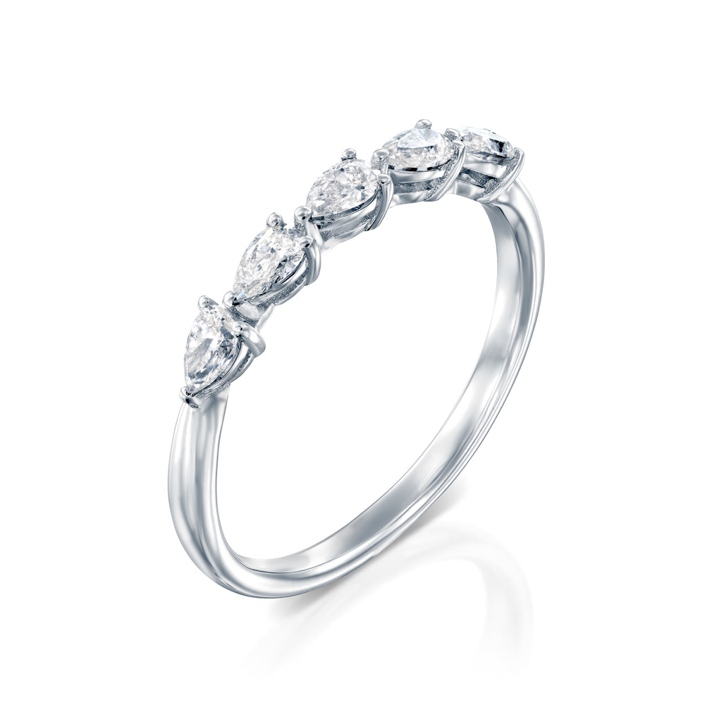 טבעת שורה מזהב לבן 5 יהלומי מעבדה מושלמים בצורת טיפה