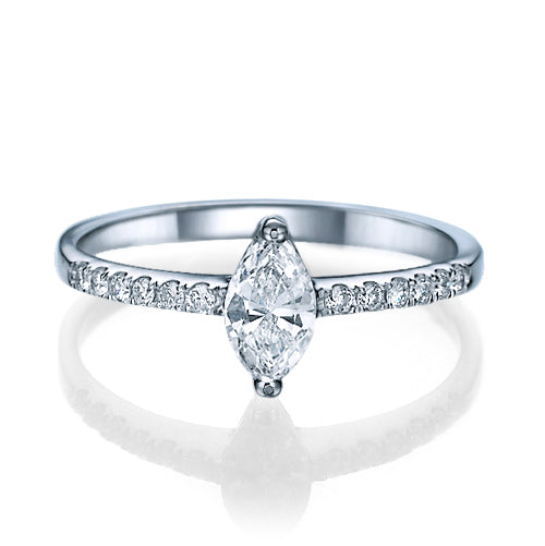 טבעת אירוסין אלזה עם יהלום מרקיזה זהב לבן ויהלומים משובצים