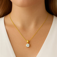 שרשרת סוליטר יהלום 5 קראט בודד המחוזק ב-4 שיניים למראה מרובע יותר