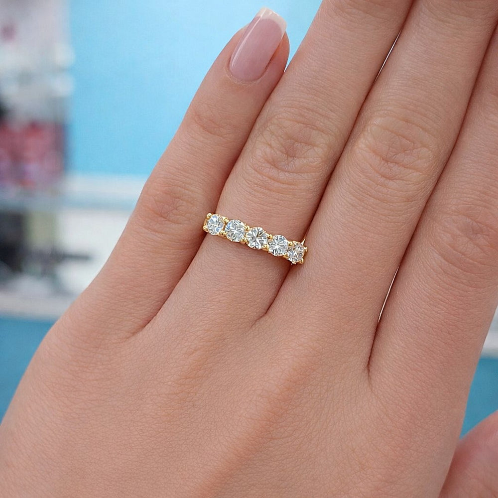 טבעת חמש יהלומי מעבדה קשתות זהב צהוב