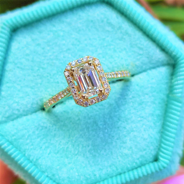 טבעת "אנסטסיה" יהלום אמרלד זהב צהוב