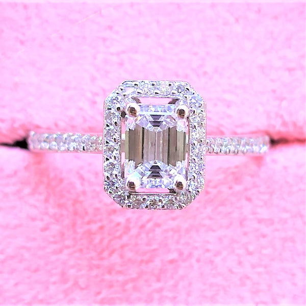 טבעת "אנסטסיה" יהלום אמרלד זהב לבן