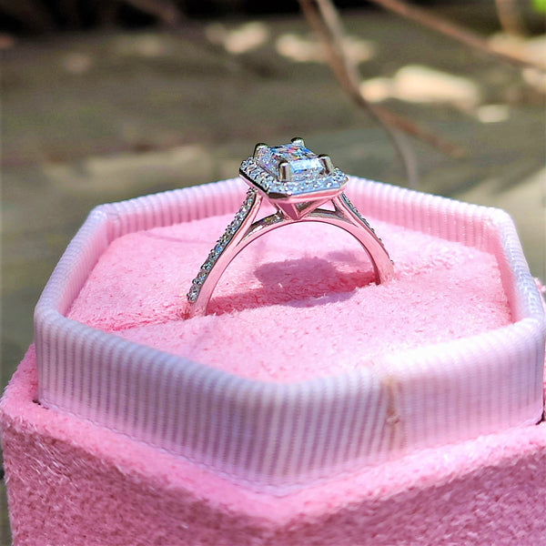 טבעת "אנסטסיה" יהלום אמרלד זהב לבן