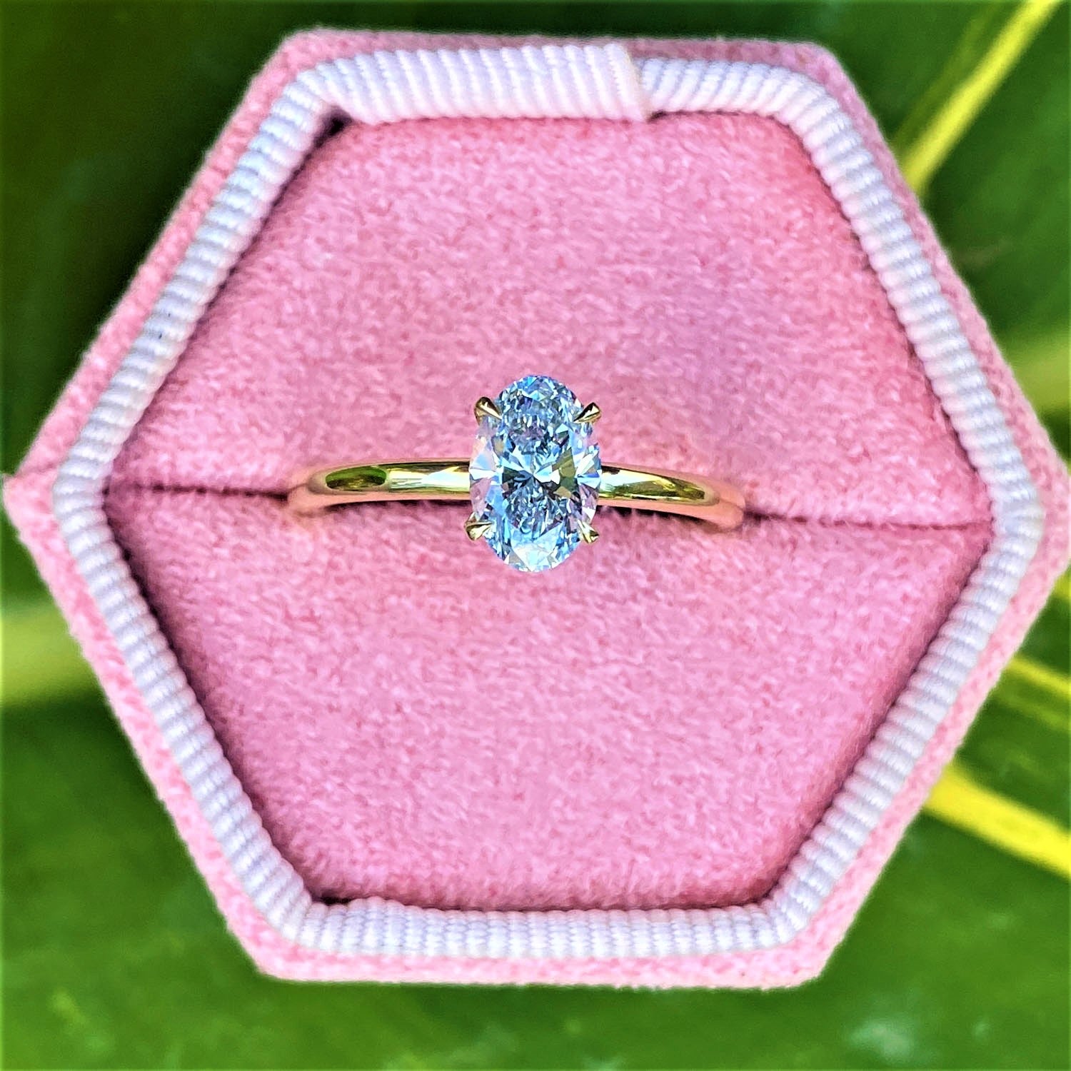 טבעת יהלום אובל "אריאנה" זהב צהוב