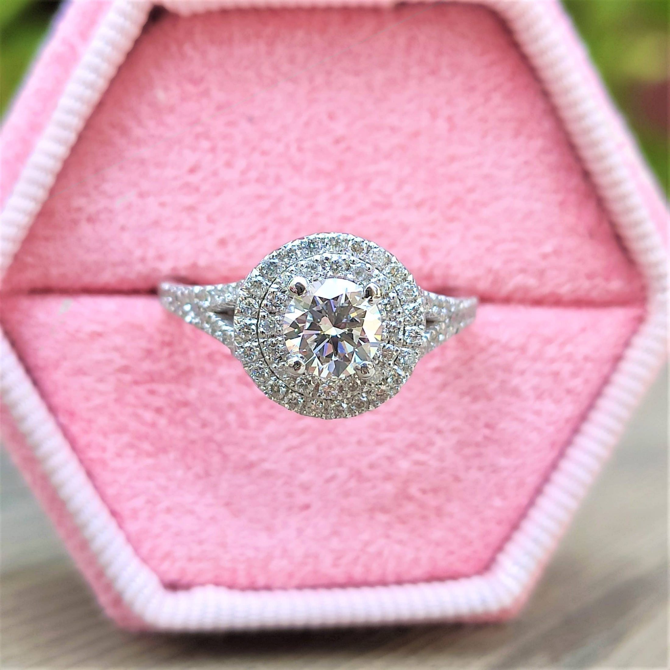 טבעת אירוסין "קפרי" זהב לבן