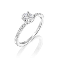 טבעת אירוסין "בלה" אובל זהב לבן