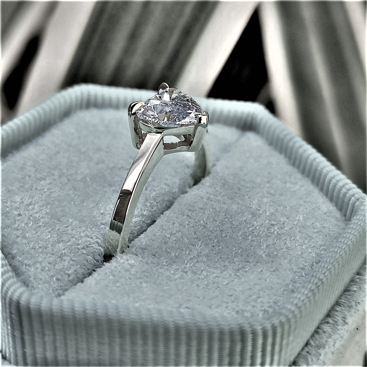 טבעת אירוסין "לב" זהב לבן