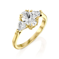 טבעת יהלומי מעבדה אובל ומשולשים זהב צהוב