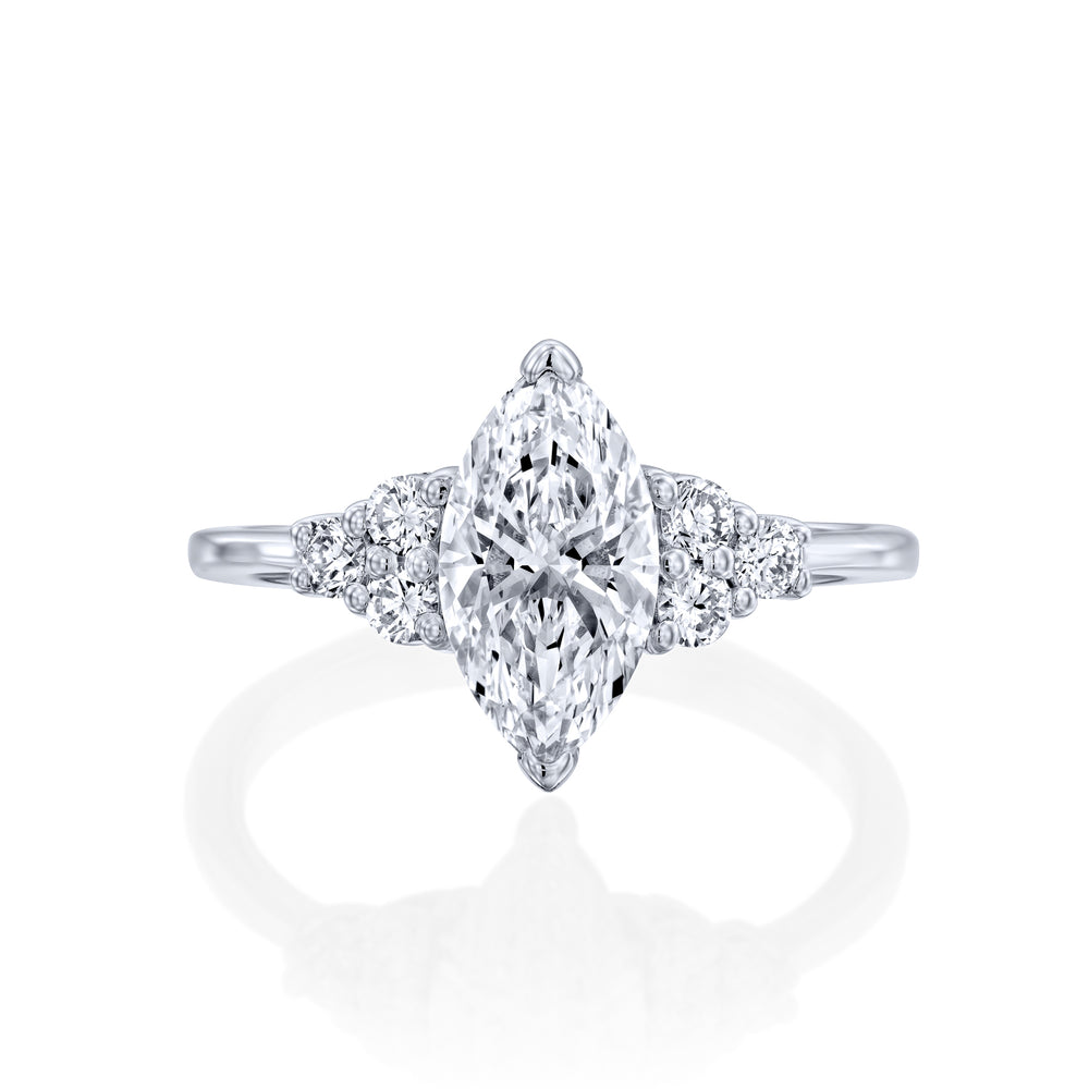 טבעת אירוסין ריילי מזהב לבן המשובצת יהלומי מעבדה בצורת מרקיזה