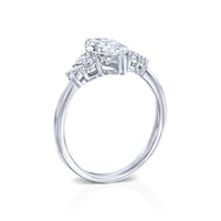 טבעת אירוסין ריילי מזהב לבן המשובצת יהלומי מעבדה בצורת מרקיזה