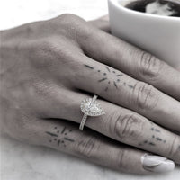 טבעת אירוסין "מלאני" יהלום טיפה זהב לבן