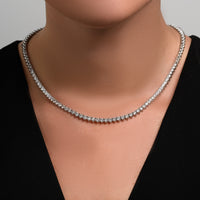 קולייר יהלומים 9 קראט חצי שיבוץ בזהב לבן בעיצוב יוקרתי