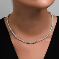 קולייר יהלומים 15 קראט שיבוץ מלא בזהב לבן בעיצוב מפואר