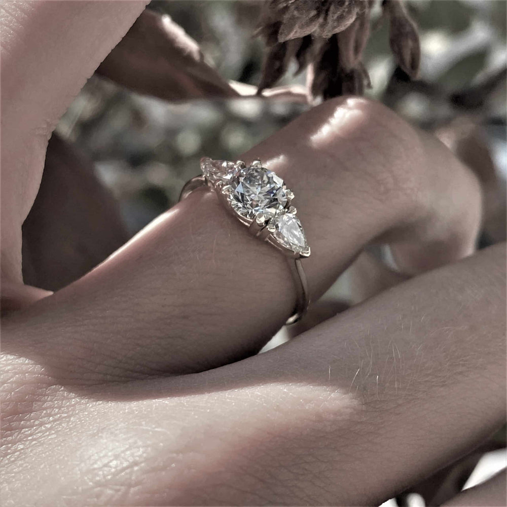 טבעת יהלומים "גלוריה" זהב לבן