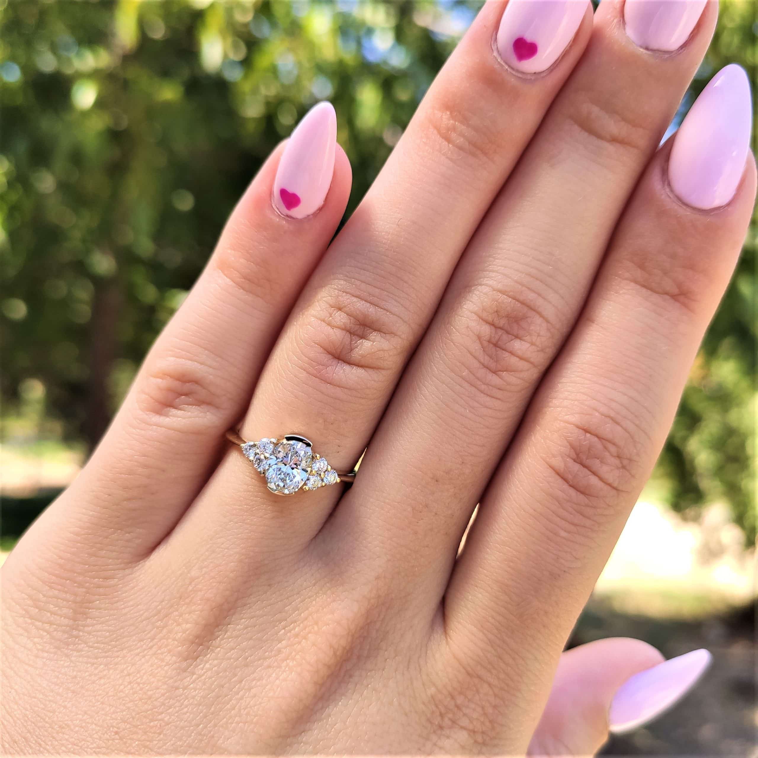 טבעת יהלומים "סאן" זהב צהוב אובל