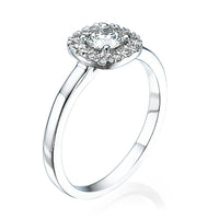 טבעת דומיניק היילו קושיין זהב לבן עם יהלום מעבדה מרכזי ויהלומים סביב