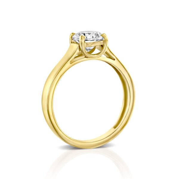 טבעת יהלום מעבדה לאירוסין דגם נסיה מזהב צהוב